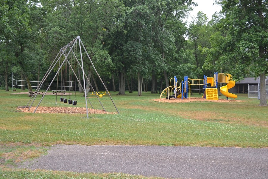 Lindsay Park playground equipment